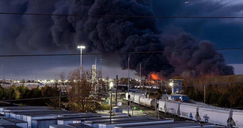Avión de carga se estrella cerca del aeropuerto de Kentucky y deja al menos 12&nbsp;muertos