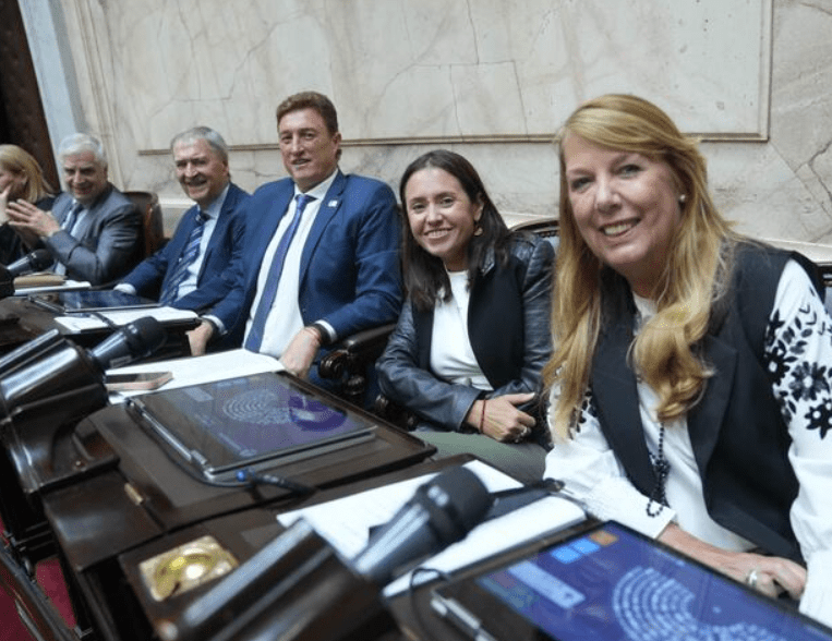 División en el bloque cordobés: la mitad de los diputados de Llaryora no votará la reforma